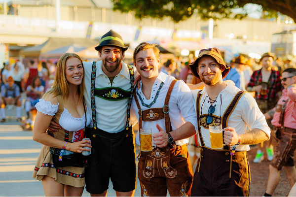 đi lễ hội Oktoberfest